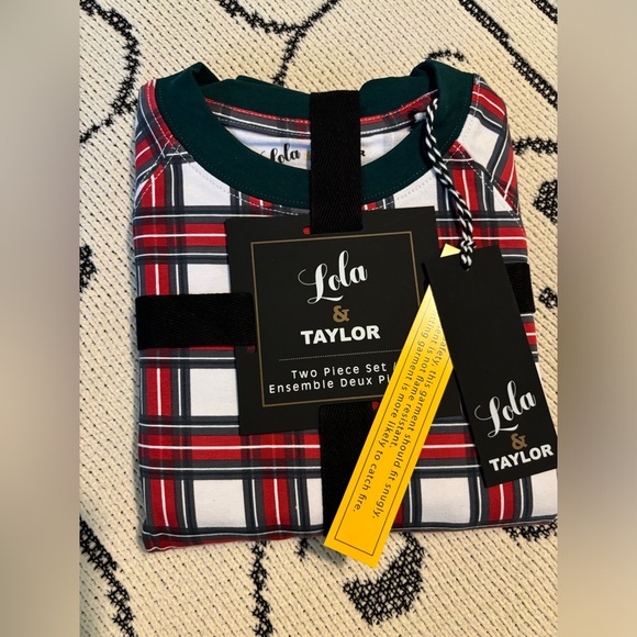 NWT Lola & Taylor - White Tartan Kids Pajama Set - Picture 2 of 6